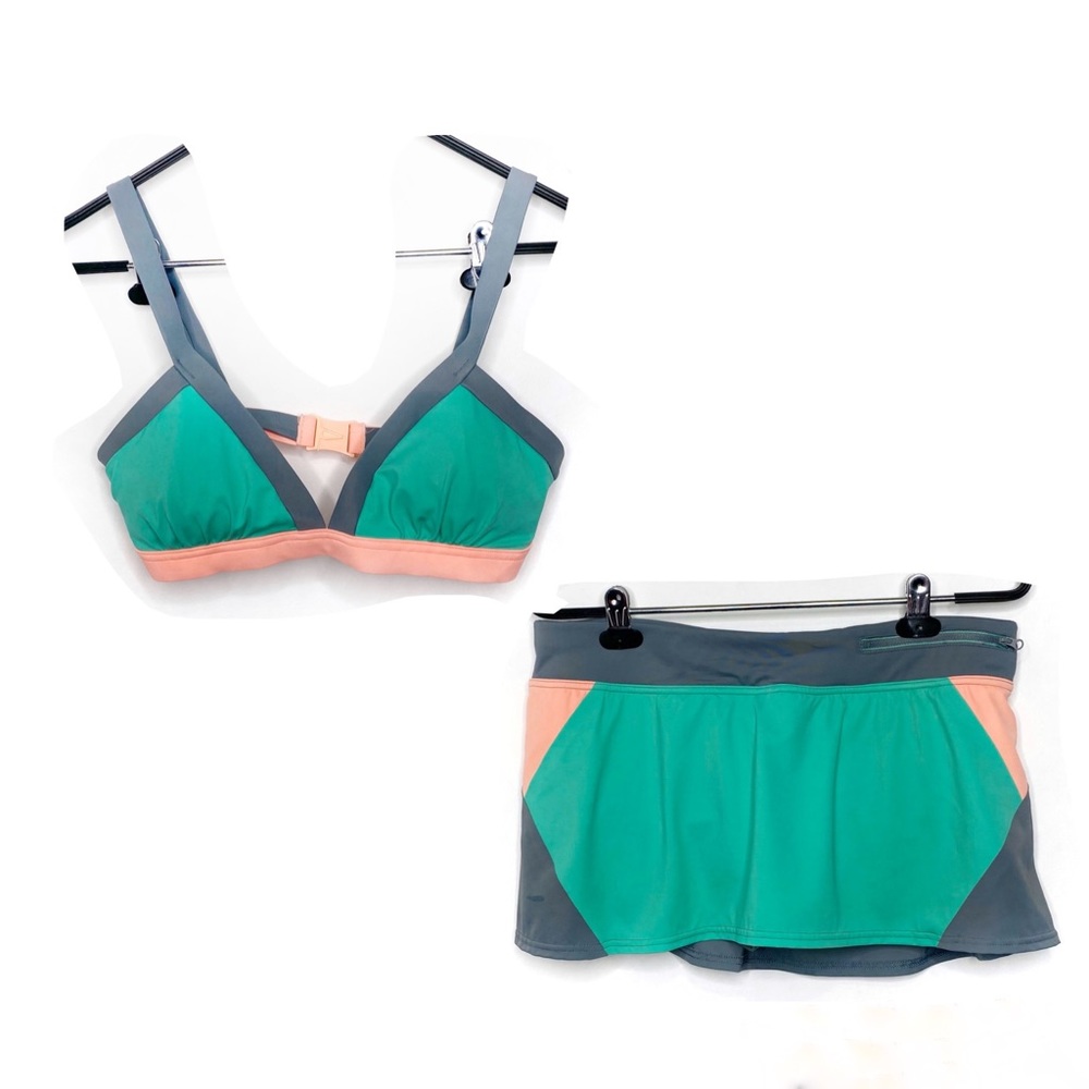 Lands’ End Colorblock AquaSport 2 Piece Swimsuit